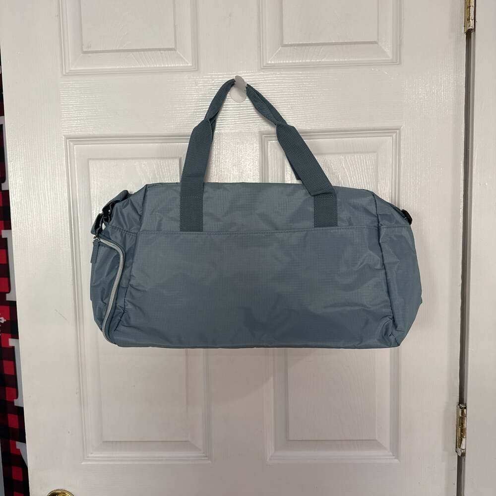 DSW Blue Nylon Gym Duffle Bag with Top Zip
